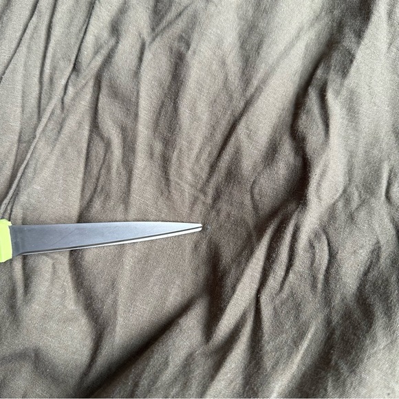 Kut from the Kloth (Medium) Gaerwen Drawstring Linen Blend Pants in Olive - Picture 7 of 15